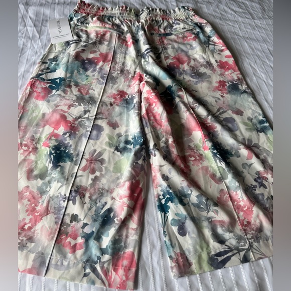 Athleta women’s short Size M - Picture 4 of 11